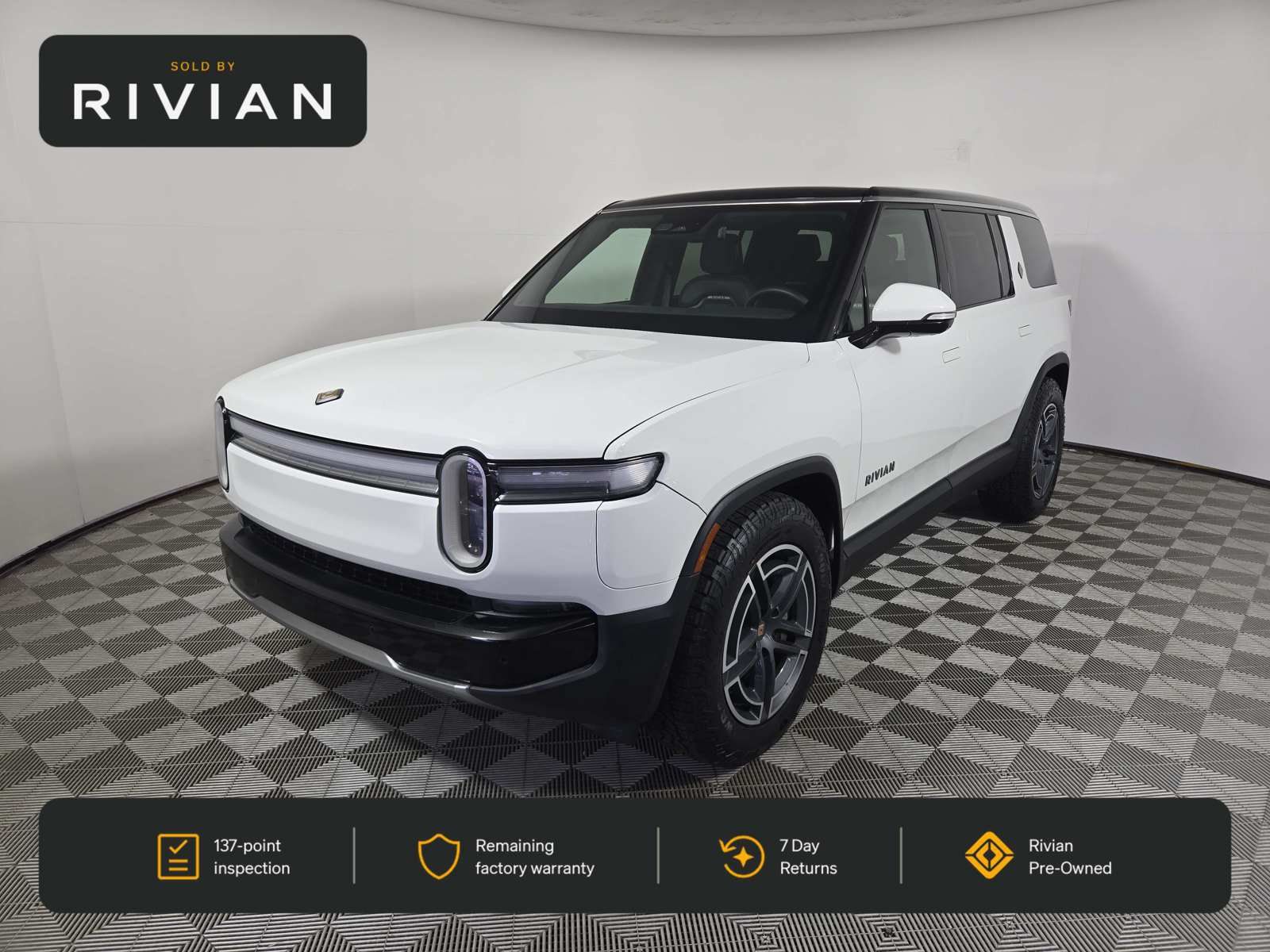 Used 2025 Rivian R1S Adventure Dual AWD/4WD image 1