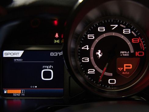 Used 2022 Ferrari 812 GTS RWD image 27
