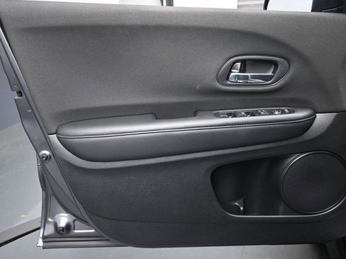 Used 2022 Honda HR-V LX image 19