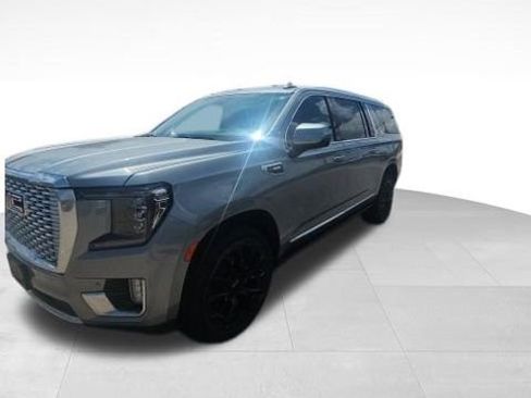 Used 2023 GMC Yukon XL Denali AWD/4WD image 1