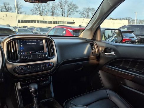 Certified 2022 GMC Canyon Denali image 21