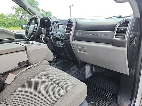 Used 2017 Ford F250 XLT AWD/4WD image 34