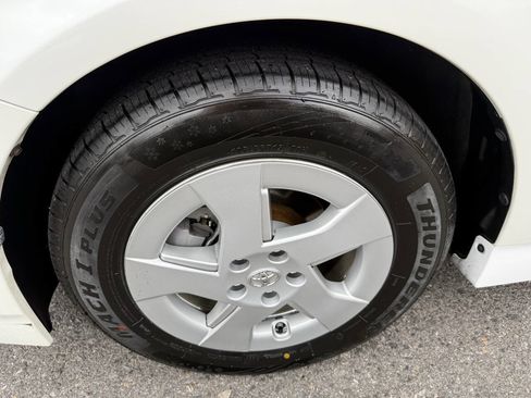 Used 2011 Toyota Prius Three image 15