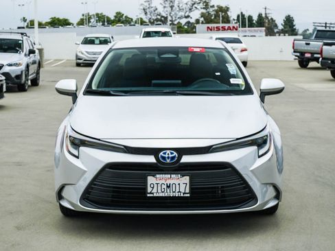 Certified 2025 Toyota Corolla LE FWD image 7