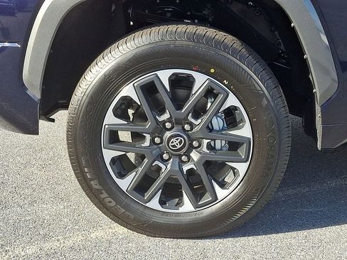 New 2026 Toyota Tundra Limited AWD/4WD image 19