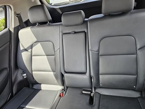 Used 2022 Kia Sportage EX image 16