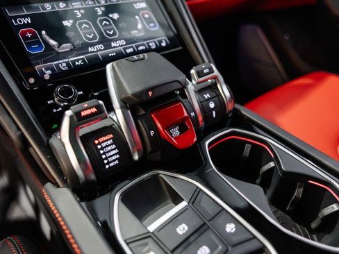Used 2022 Lamborghini Urus AWD/4WD image 38