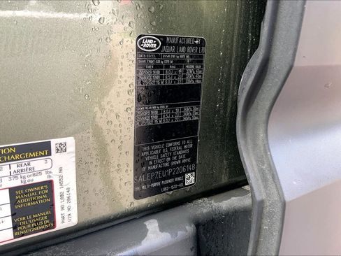 Used 2023 Land Rover Defender 110 SE image 4