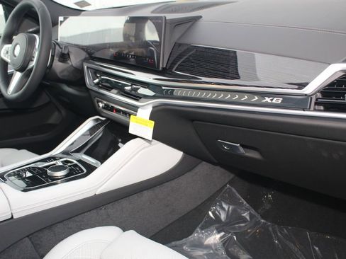 New 2026 BMW X6 xDrive40i w/ Climate Comfort Package image 24