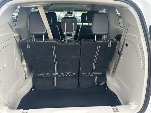 Used 2024 Chrysler Pacifica Select image 50
