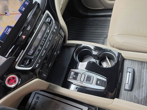 Used 2017 Honda Pilot Touring image 16