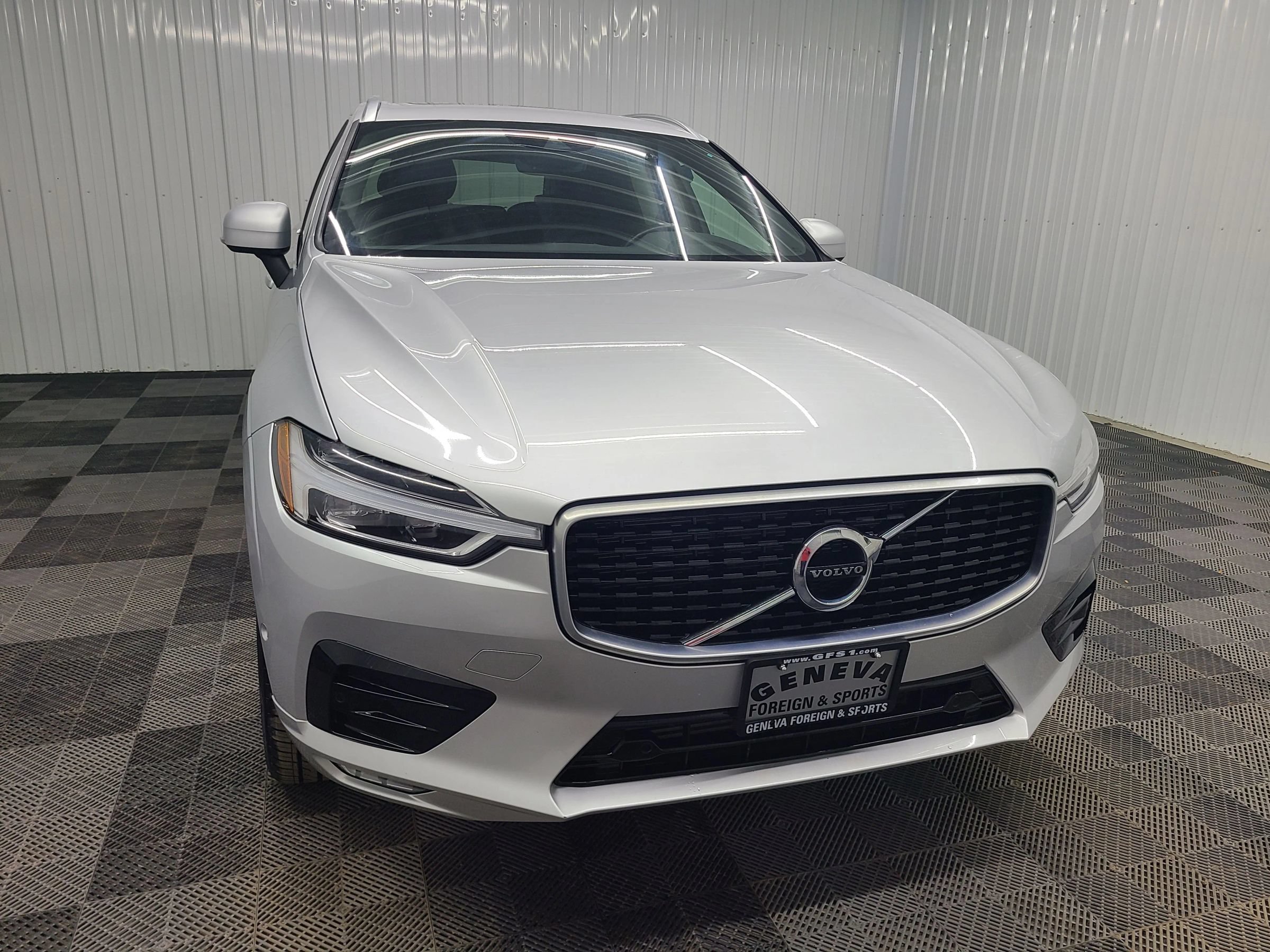 Used 2019 Volvo XC60 T5 R-Design AWD/4WD image 6