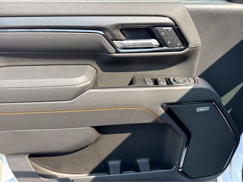 New 2026 GMC Sierra 2500 AT4 w/ AT4 Premium Plus Package AWD/4WD image 9