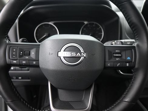Used 2025 Nissan Rogue SV FWD image 10