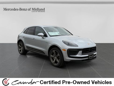 Used 2025 Porsche Macan AWD/4WD image 1