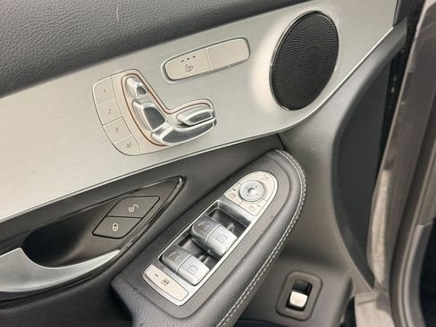 Used 2022 Mercedes-Benz GLC 300 image 12