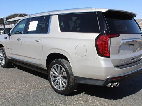 Used 2021 GMC Yukon XL Denali w/ Denali Premium Package image 8
