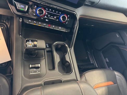 Used 2024 GMC Sierra 1500 AT4 w/ Technology Package image 15