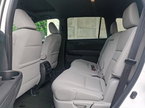 Used 2023 Honda Passport EX-L image 10