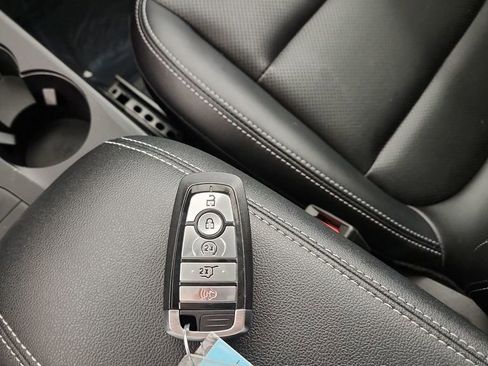 Used 2022 Ford Escape SEL image 20