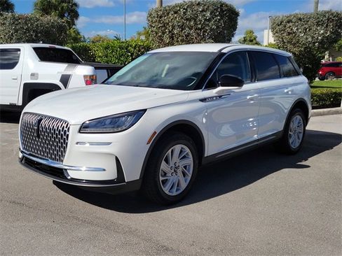 Certified 2024 Lincoln Corsair FWD image 3