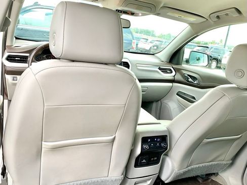 Used 2020 GMC Acadia SLT FWD image 14