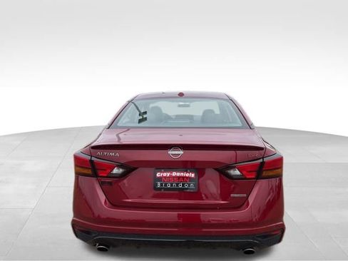 Certified 2024 Nissan Altima 2.0 SR image 3