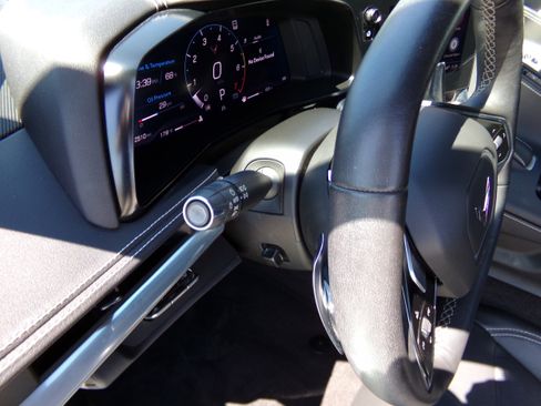 Used 2022 Chevrolet Corvette Stingray Preferred Conv w/ Z51 Performance Package RWD image 18