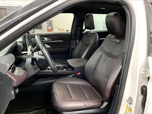 Used 2025 Ford Explorer Platinum w/ LUX Leather Package AWD/4WD image 10