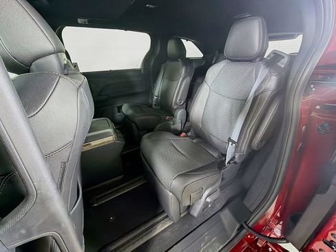 New 2026 Toyota Sienna Platinum AWD/4WD image 18