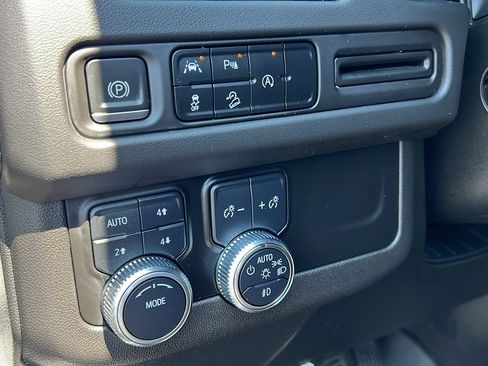 Certified 2023 GMC Yukon AT4 AWD/4WD image 33