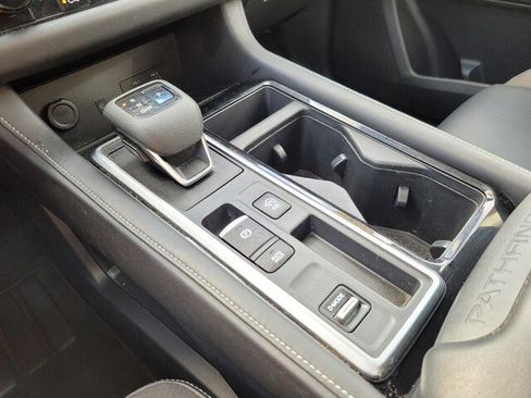 Used 2022 Nissan Pathfinder SL w/ SL Premium Package image 20