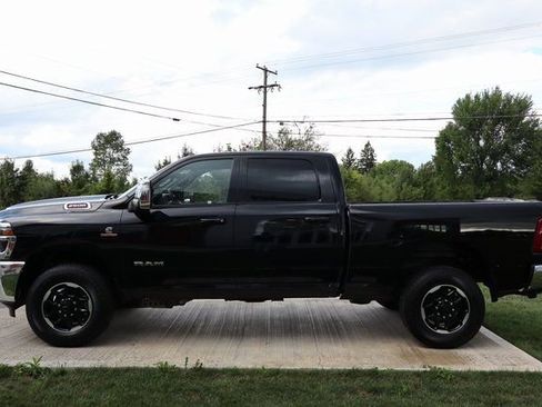 Used 2025 RAM 2500 Laramie image 34