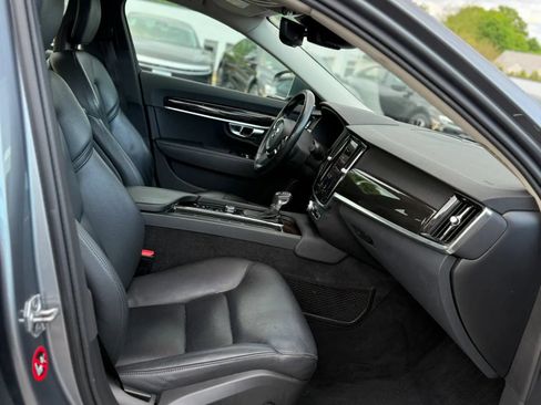 Used 2018 Volvo S90 T5 Momentum w/ Convenience Package FWD image 12
