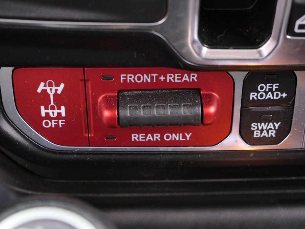 Certified 2022 Jeep Wrangler Unlimited Rubicon w/ Dual Top Group AWD/4WD image 23