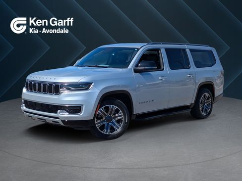 Used 2024 Jeep Wagoneer L Series II w/ Flexible Seating Group image 1