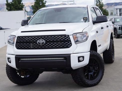 Used 2021 Toyota Tundra SR5 w/ SR5 Upgrade Package AWD/4WD image 4