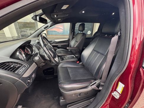Used 2019 Dodge Grand Caravan GT image 11