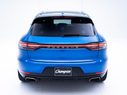 Certified 2021 Porsche Macan image 10