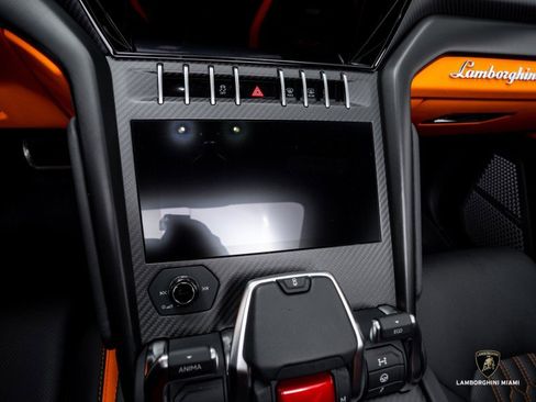 Used 2023 Lamborghini Urus S image 25