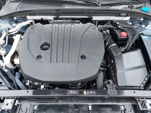 Used 2024 Volvo S60 B5 Plus image 38