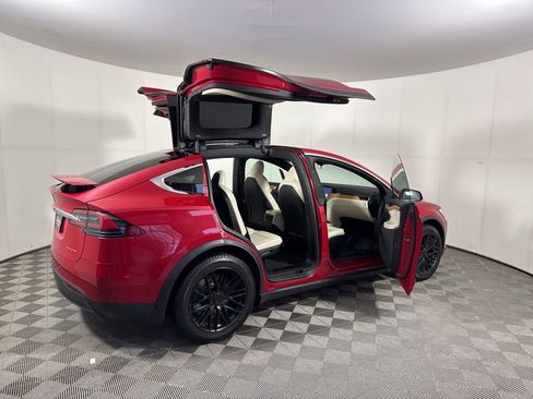 Used 2020 Tesla Model X Long Range image 11