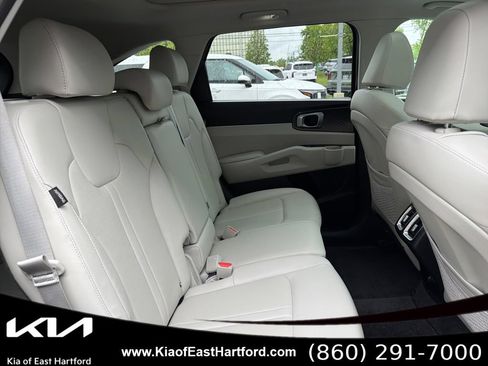Certified 2024 Kia Sorento S w/ Panoramic Sunroof Package FWD image 13