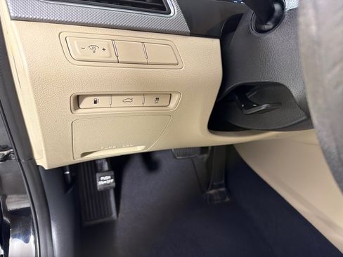 Used 2015 Hyundai Sonata SE w/ Option Group 09 FWD image 11