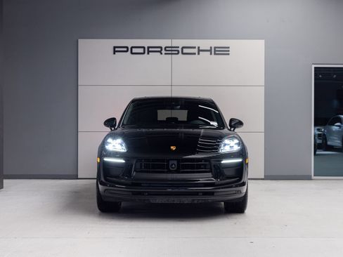 Certified 2026 Porsche Macan AWD/4WD image 10