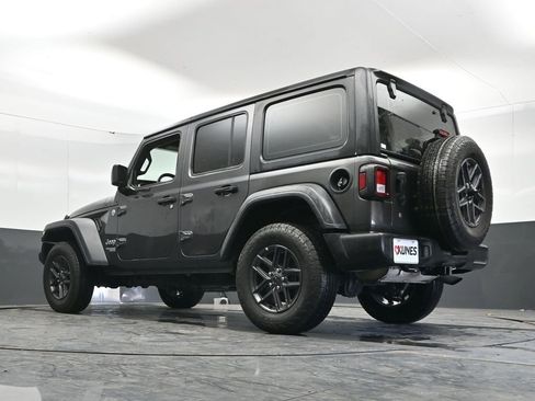 Used 2020 Jeep Wrangler Unlimited Sport image 37