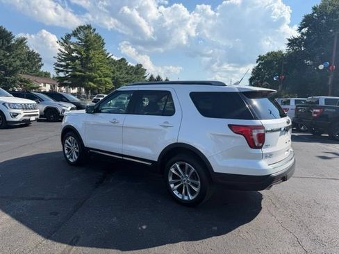 Used 2018 Ford Explorer XLT w/ Equipment Group 202A AWD/4WD image 16