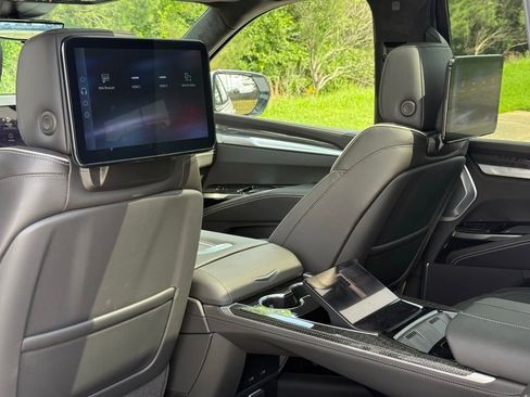 New 2026 Cadillac Escalade V AWD/4WD image 24