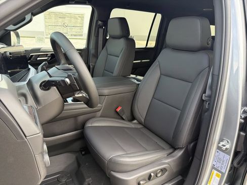 New 2026 Chevrolet Suburban LT w/ Comfort Package AWD/4WD image 12