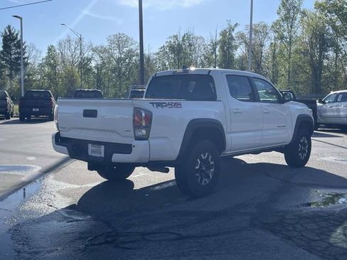 Used 2023 Toyota Tacoma TRD Off-Road w/ Technology Package AWD/4WD image 5